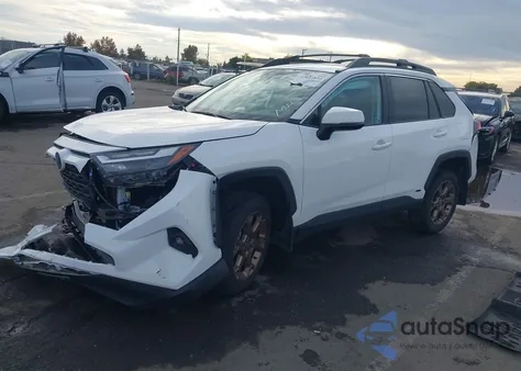 2023 Toyota Rav4 Hybrid Woodland Edition z USA, uszkodzony, nr VIN 2T3UWRFV6PW176631